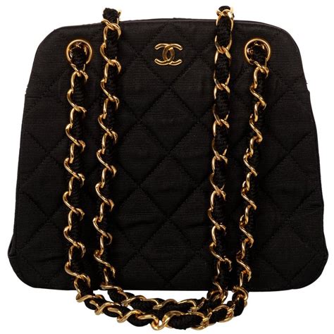 chanel quilted bag gold chain